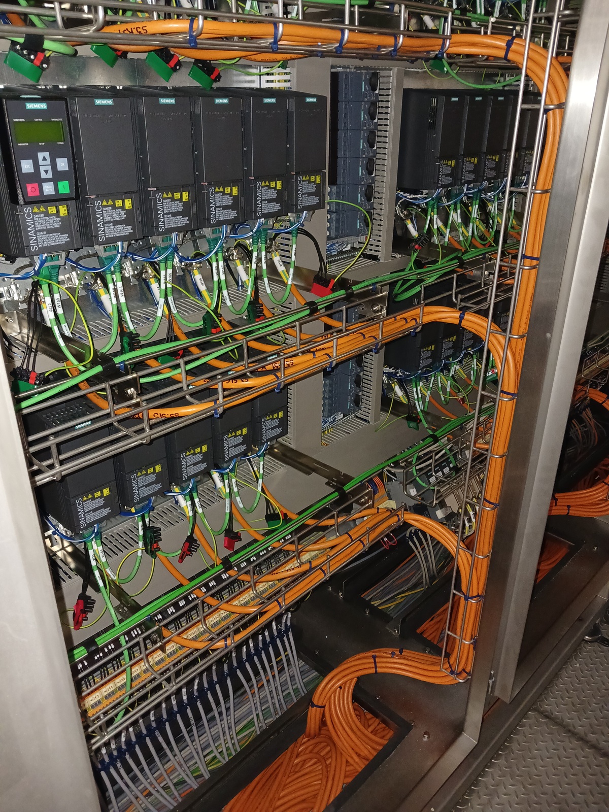 Over ons electrical-cabinet-machine-line-spain